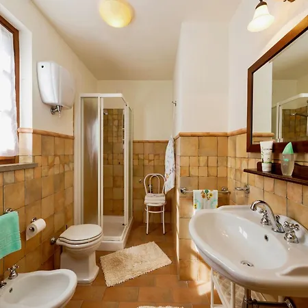 With Air Conditioning, Private Terrace And Pool Сasa de vacaciones Ravigliano